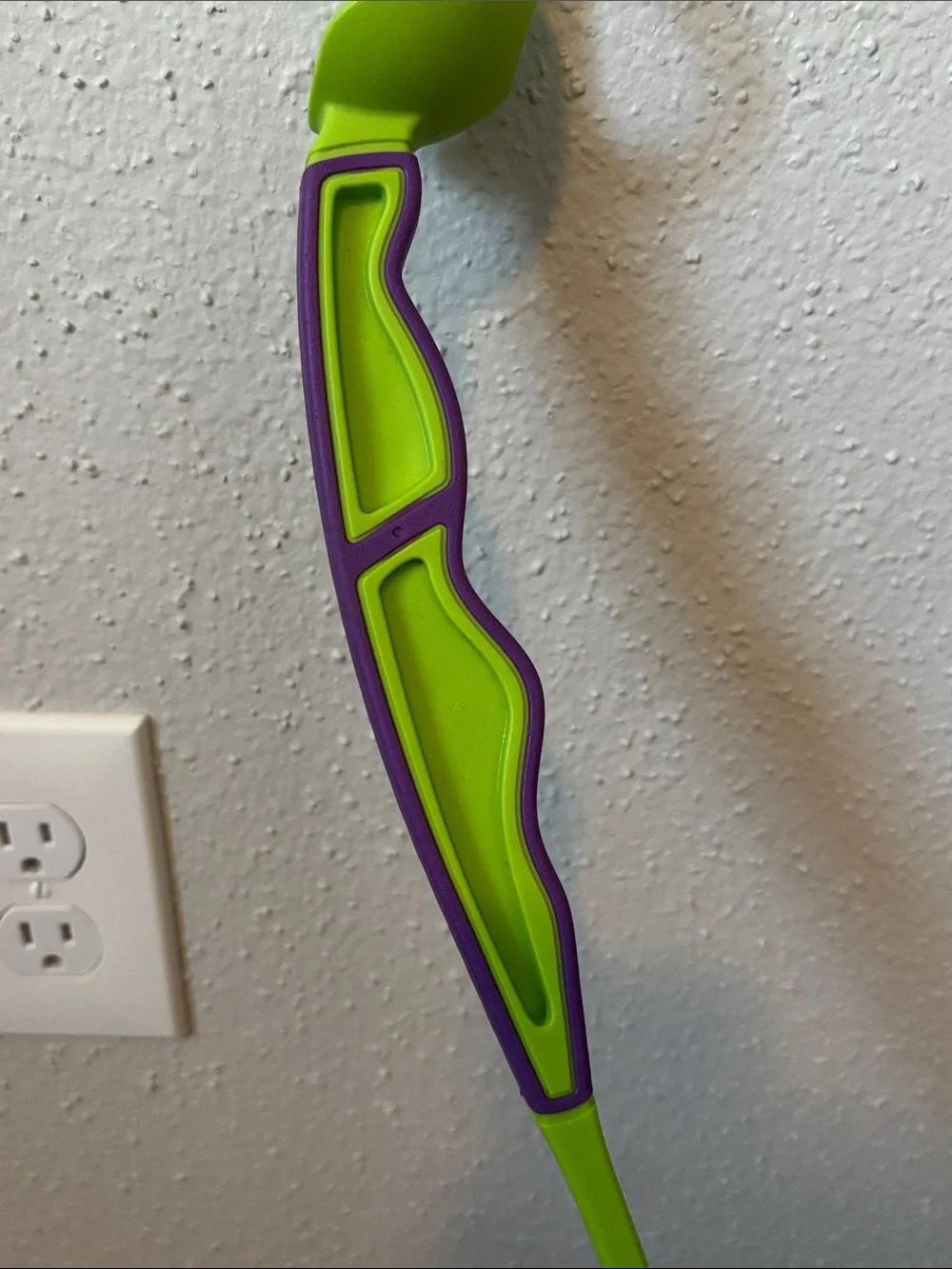 Tennis ball thrower for dogs